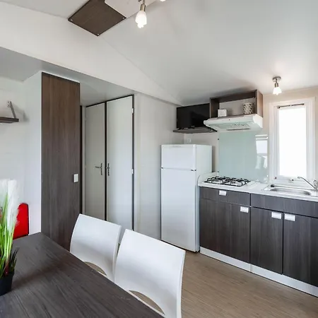 Les Violettes 캠프장 4*