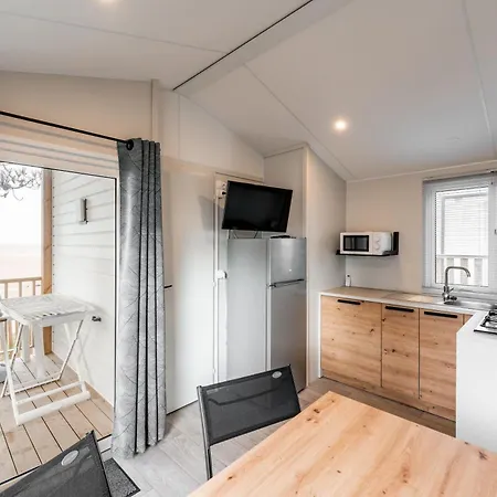 캠프장 Les Violettes 4*