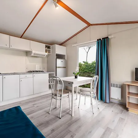 Les Violettes 캠프장