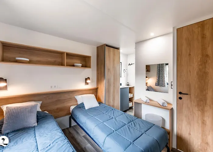 Les Violettes Kamp alanı