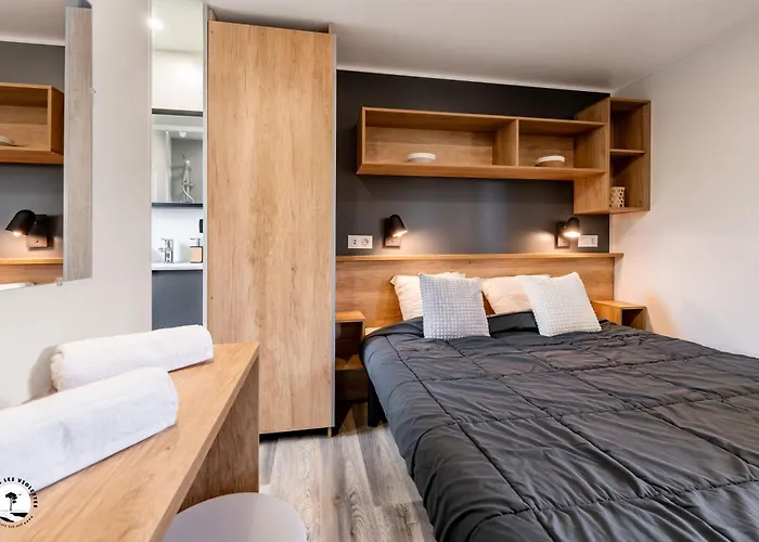 Les Violettes Kamp alanı 4*