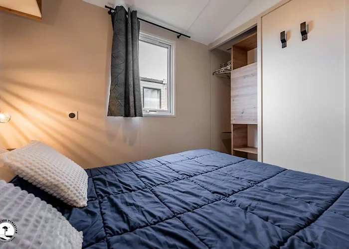 Les Violettes Kamp alanı